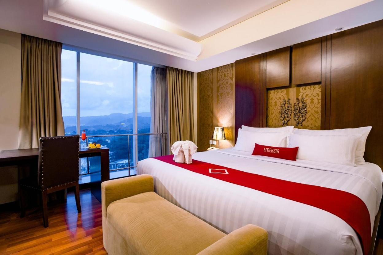 Emersia Hotel And Resort Bandar Lampung Eksteriør bilde